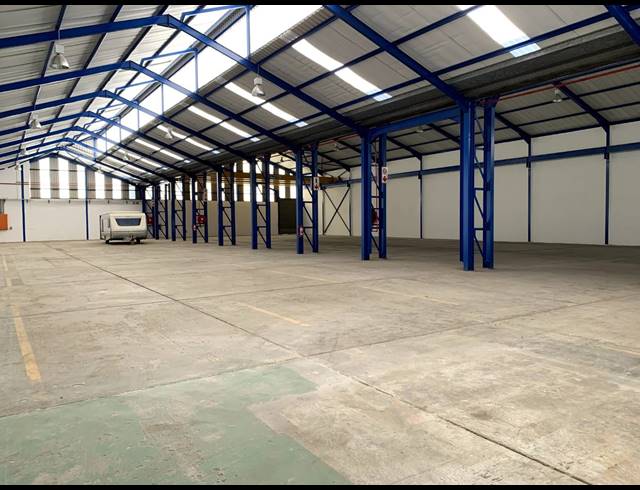 1,704M² FACTORY TO LET IN BEACONVALE